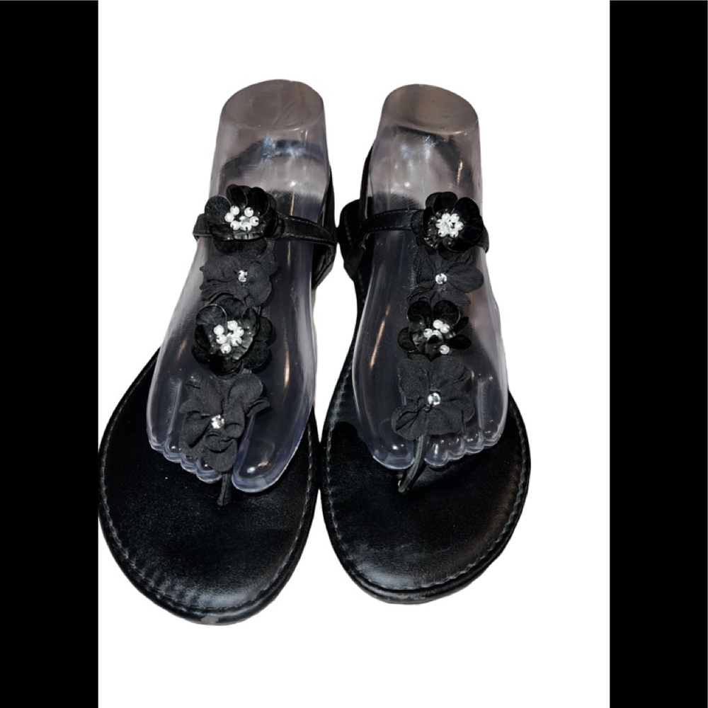 Big Buddha woman’s thong sandals